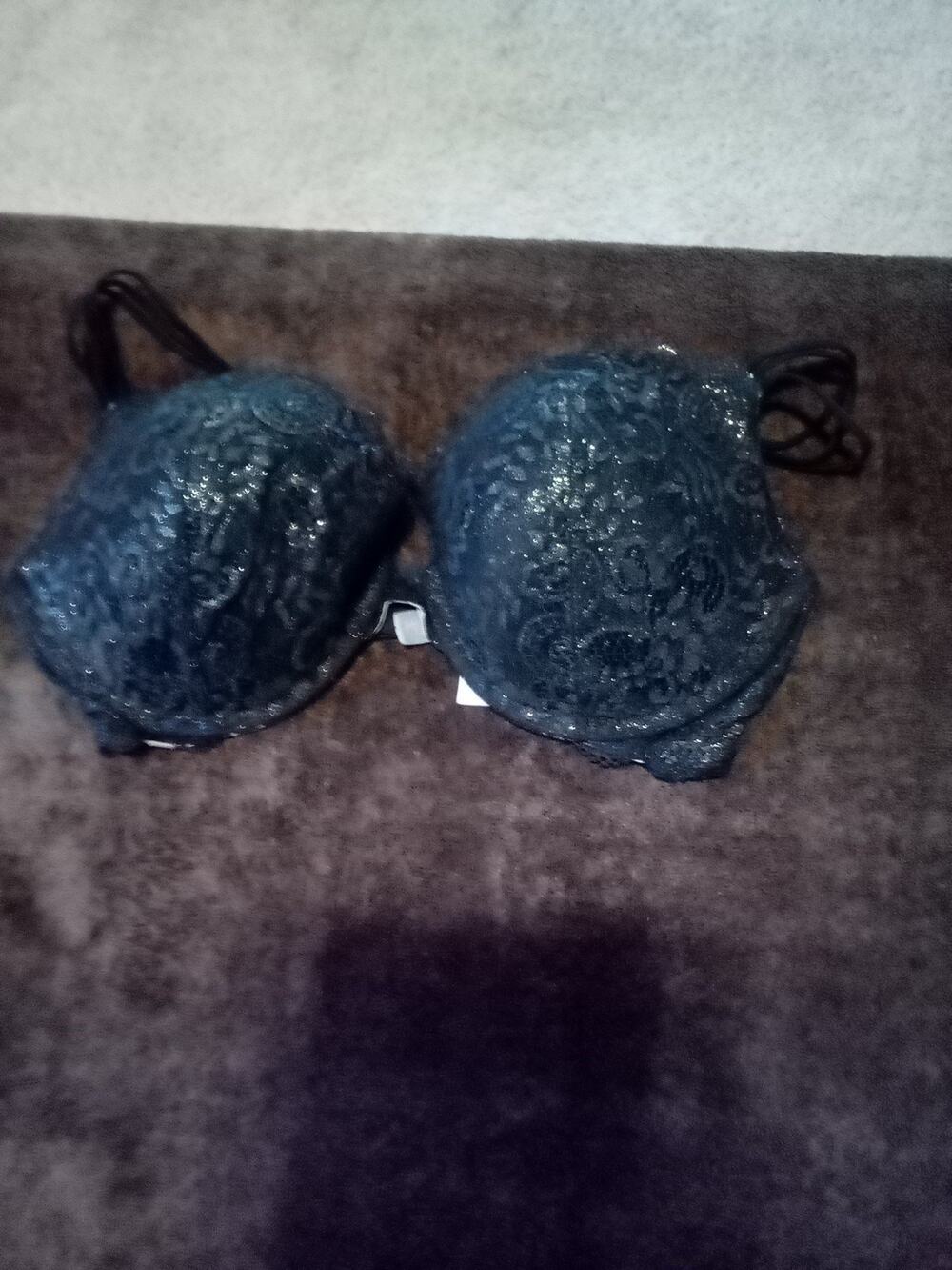 Victorias Secret Very Sexy Push Up Black Gold Lace 36 DD Bra